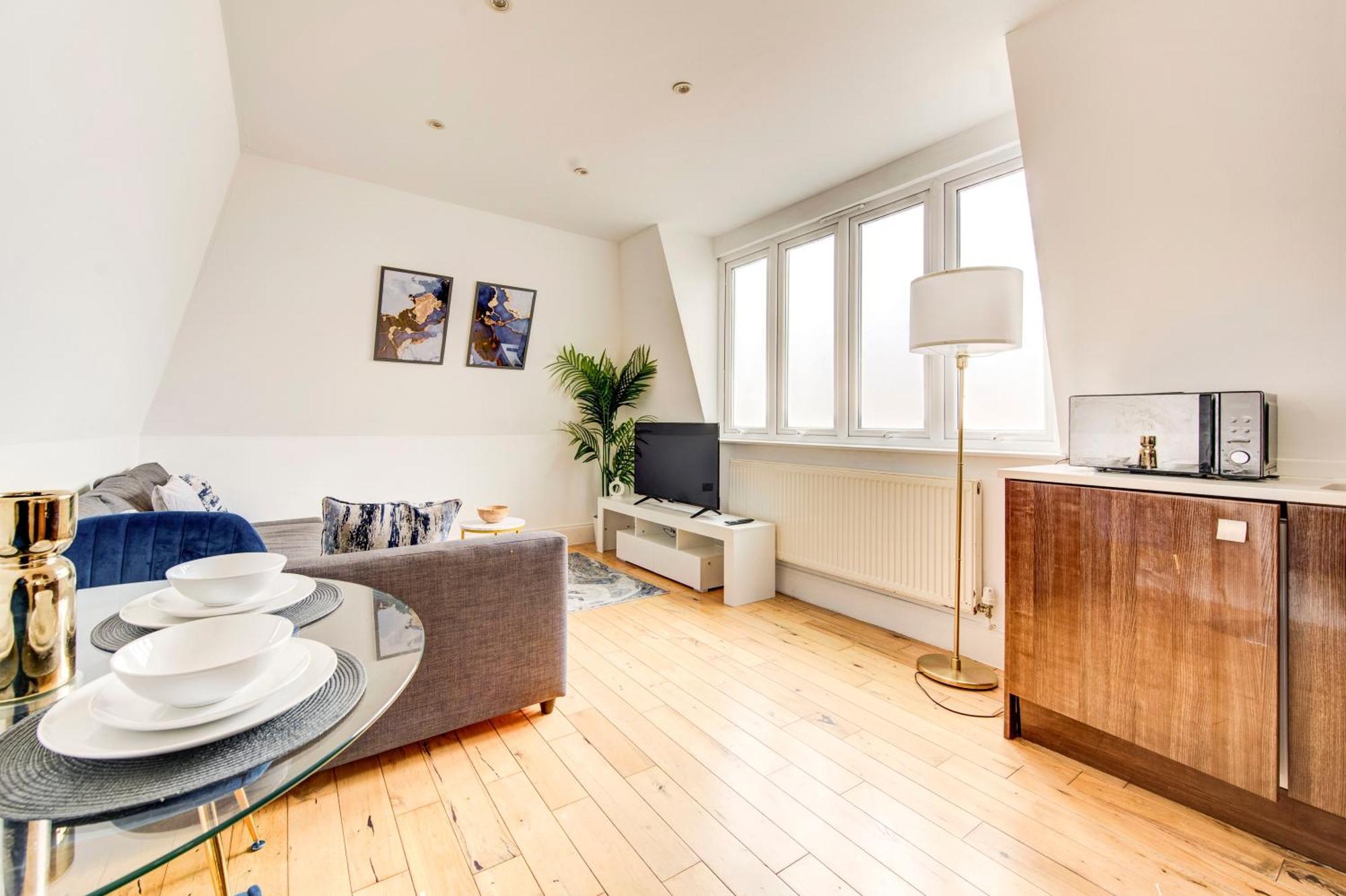 Spacious 1 Bed Apartment Near Central London - 5 Per Cent Off Weekly Bookings ! Exterior photo